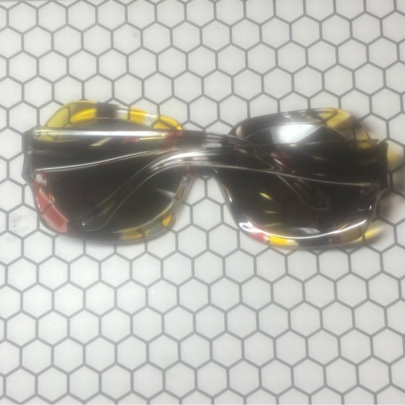 Like New with Original Box Badgley Mischka Twist Sunglasses/Topaz RARE - Picture 5 of 5